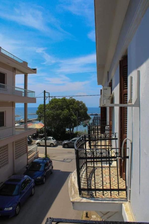 Στρατής Aparthotel Nea Michaniona Exterior foto